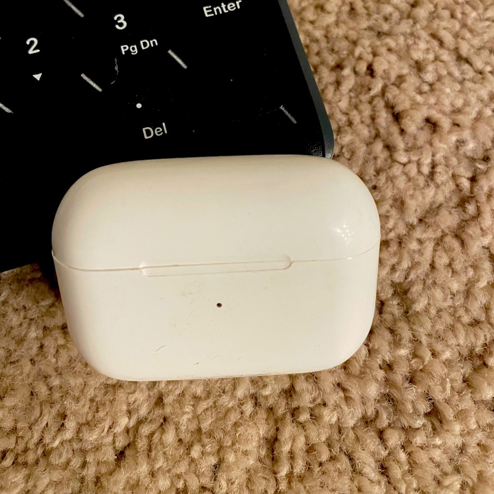Apple AirPod Pros | Second Gen | Charging Case